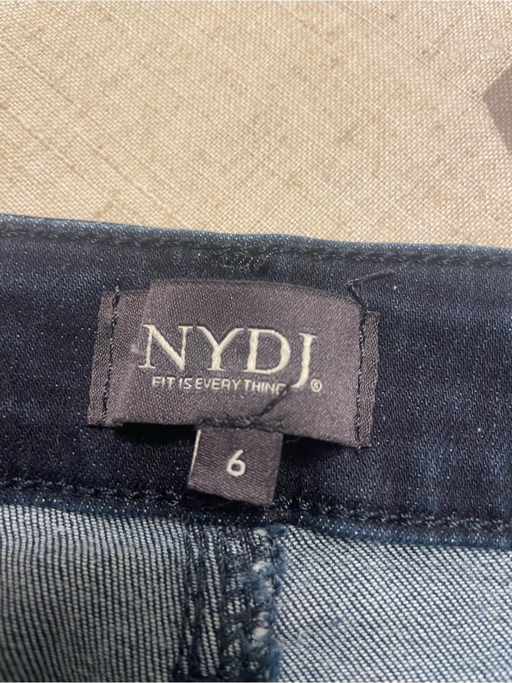 NYDJ Marilyn Straight Leg Jeans Dark Blue Wash Size 6 Slimming, stretch $115 - Picture 3 of 8